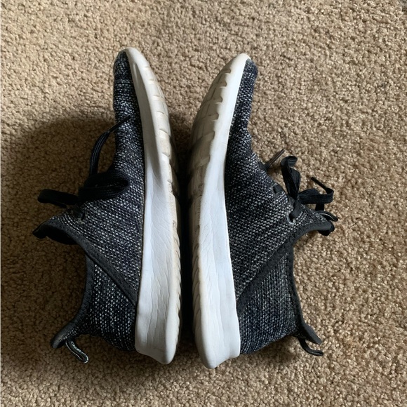 Women’s Adidas Cloudfoam Athletic Shoe - Size 6.5 - Picture 5 of 9